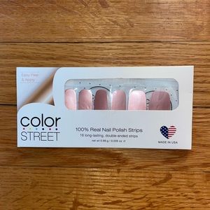 Color Street Nail Polish Strips- Color “Nothing Toulouse”